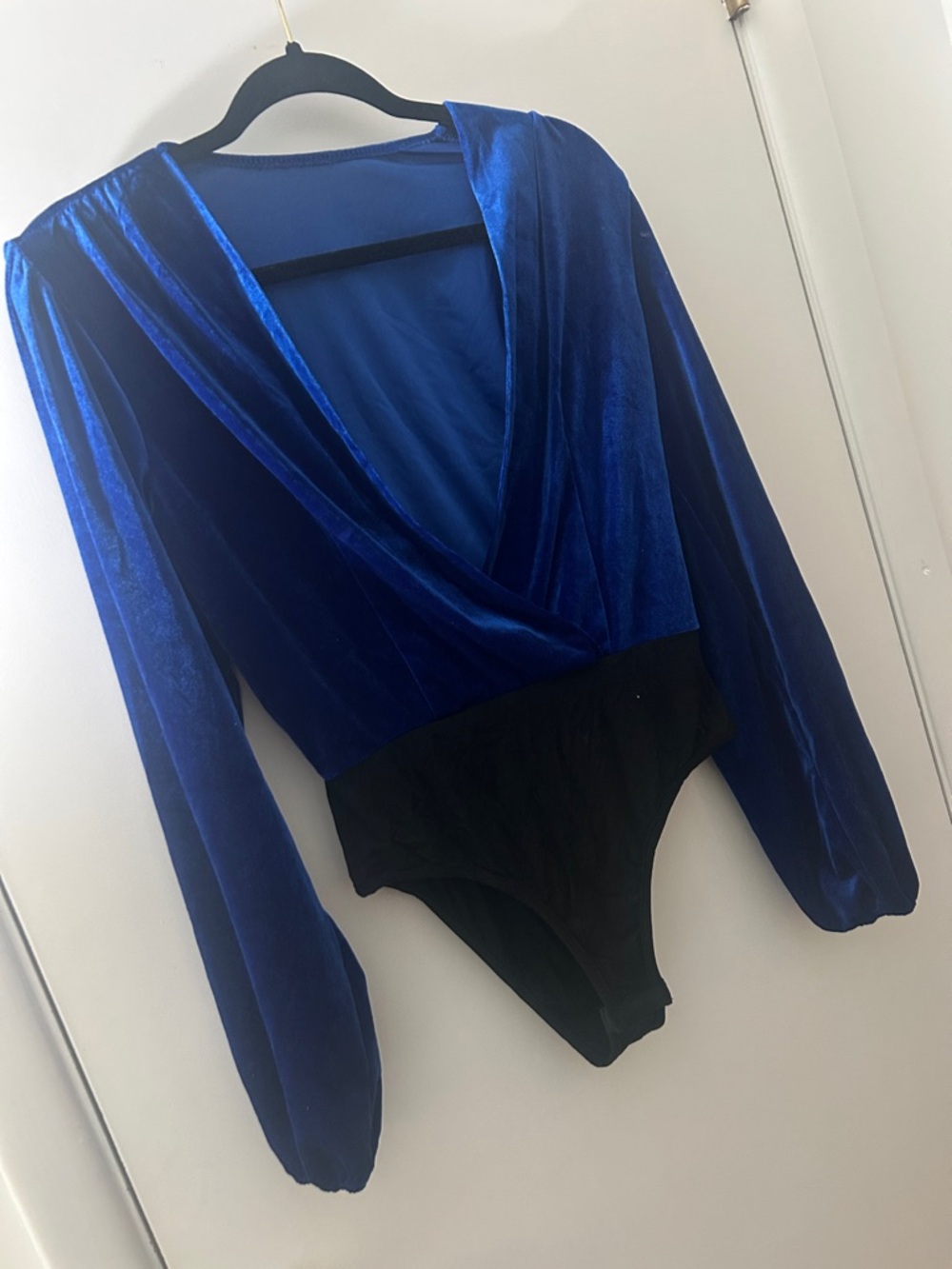 SHEIN Royal Blue Velvet & Black Long Sleeve Surplice Bodysuit